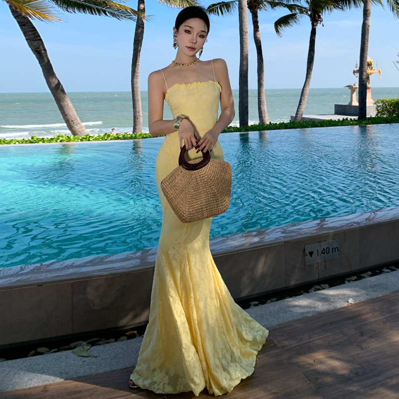 Elegant Waist-Cinched Sling Evening Dress Resort Style High-End Atmosphere - Image 5