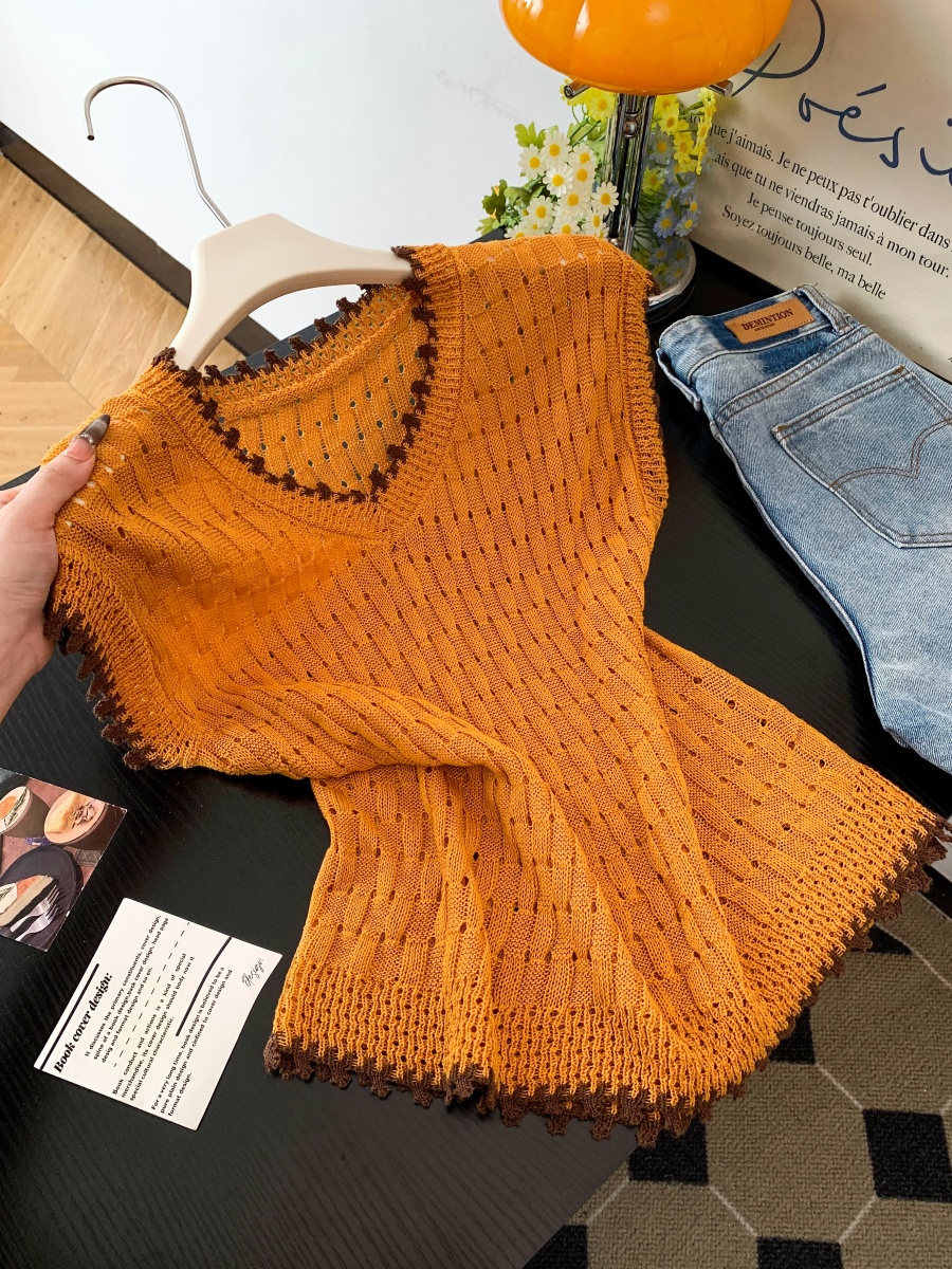 French Retro Color Block Cutout V-Neck Knit Top Women 2026 Summer Thin Unique Blouse