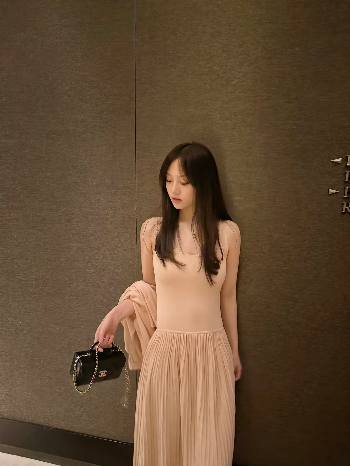 Korean Style Low Saturation Sleeveless Knit Vest Dress Set - Image 4