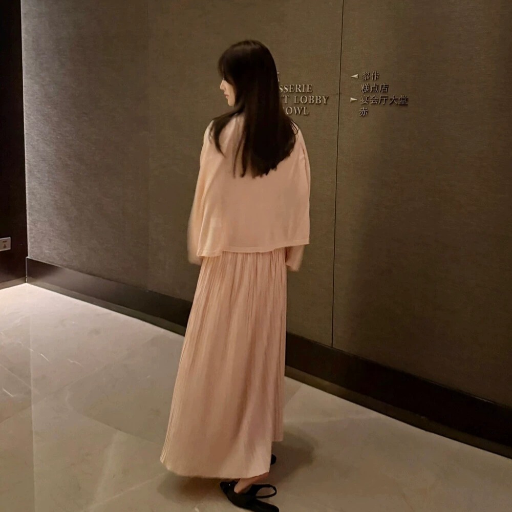 Korean Style Low Saturation Sleeveless Knit Vest Dress Set - Image 5